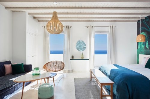 Kouros Hotel And Suites
