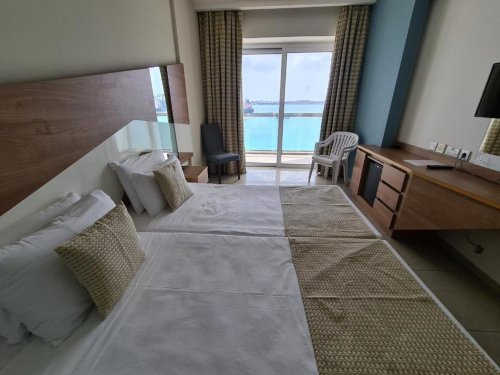 Water's Edge Hotel