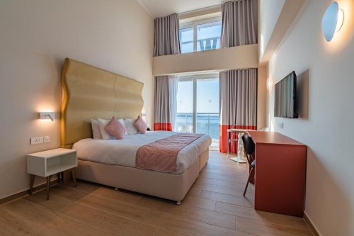 SeaView Hotel