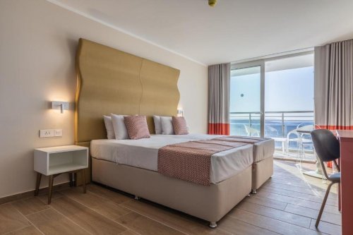 SeaView Hotel