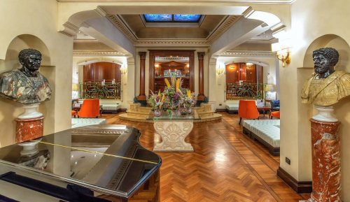 Hotel River Palace