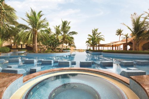 Hotel Shangri-La Al Bandar