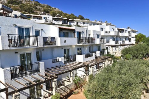 Semiramis Village Hotel