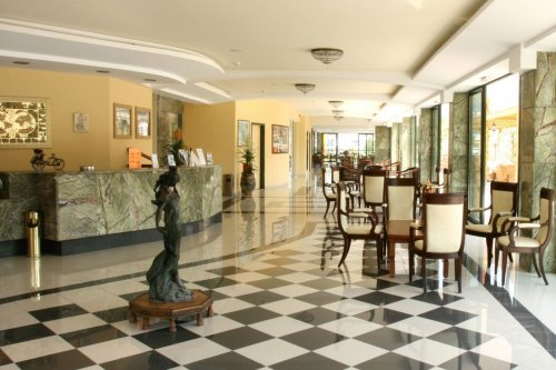 Hotel Eri Beach