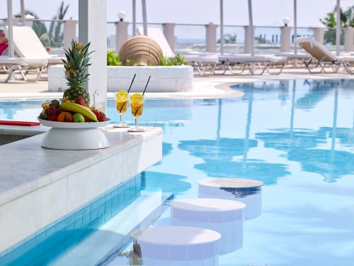 Dimitra Beach Hotel & Suites