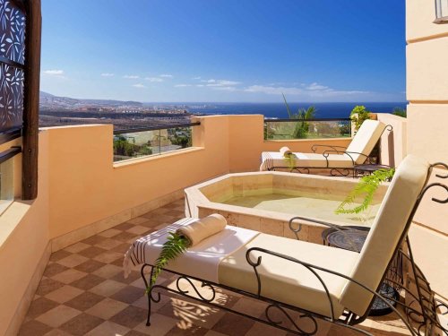 Royal Garden Villas