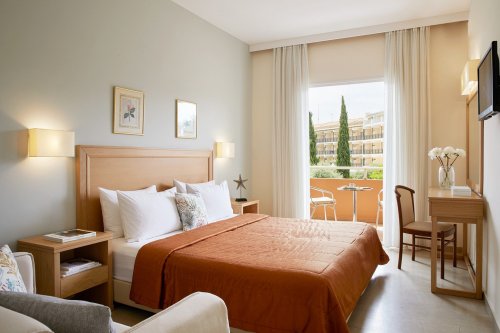 Delfinia Hotel