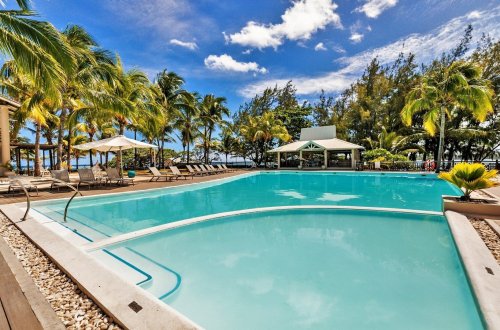 Le Peninsula Bay Beach Resort & Spa