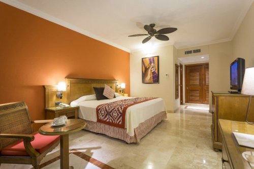 Grand Palladium Colonial Resort & Spa