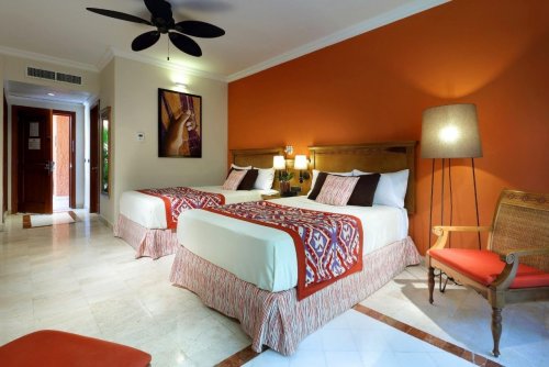 Grand Palladium Colonial Resort & Spa