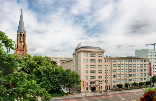 Leonardo Royal Hotel Berlin Alexanderplatz, Berlín - vlakem