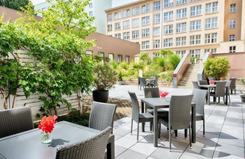 Leonardo Royal Hotel Berlin Alexanderplatz, Berlín - vlakem