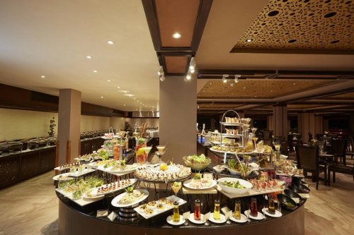 EARL'S REGENCY 5