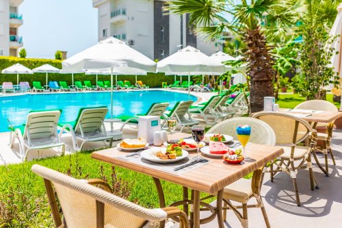 Lowe Hotel