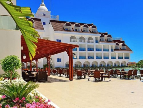 Hotel Side Crown Serenity