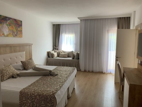 Hotel Cesars Side