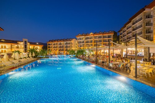Hotel Ramada by Wyndham Akbuk