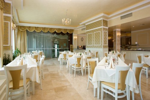 Hotel Mena Palace