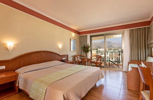Hotel Hydramis Palace Beach Resort
