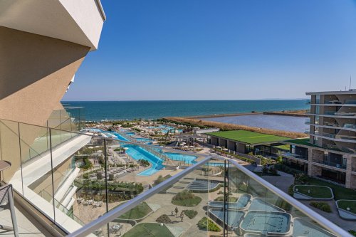 Wave Resort