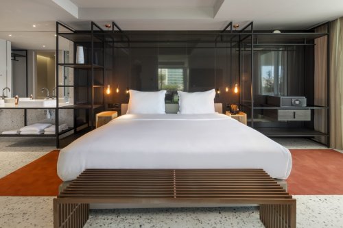 Hotel Next