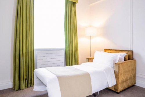 Hotel Astor Court