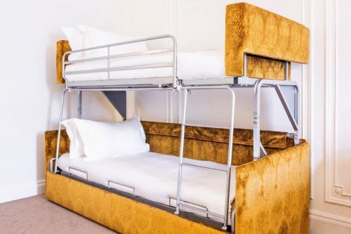 Hotel Astor Court