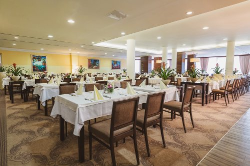 Hotel Ramada Hotel & Suites