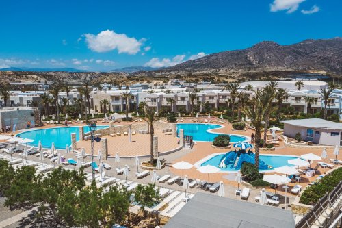 Hotel Ostria Beach Resort and Spa