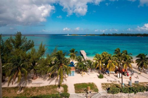 Courtyard Nassau Downtown/Junkanoo Beach