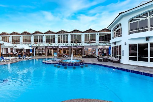 Hotel Minamark Beach Resort