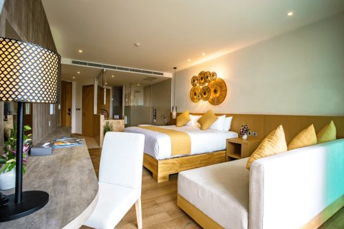 Hotel Crest Resort & Pool Villas Phuket