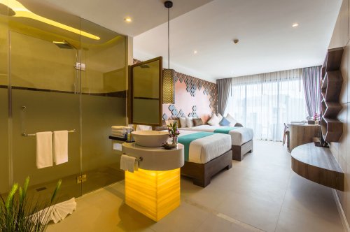 Hotel Crest Resort & Pool Villas Phuket