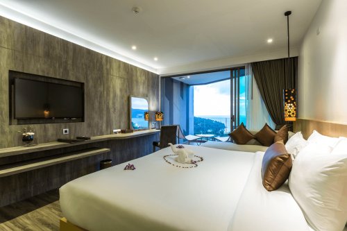 Hotel Crest Resort & Pool Villas Phuket