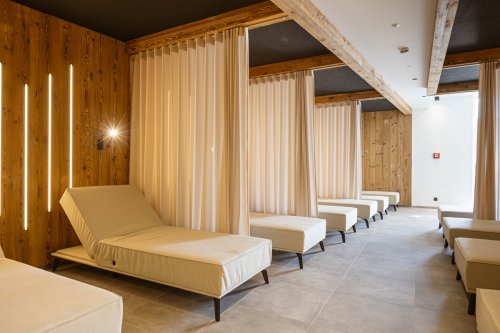 Fiss Suites by ALPS RESORTS