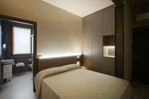 Hotel Aaron