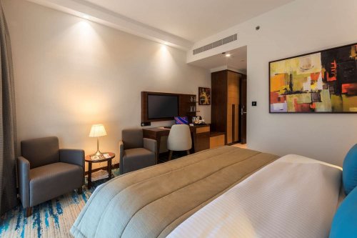 Hotel Golden Tulip Media