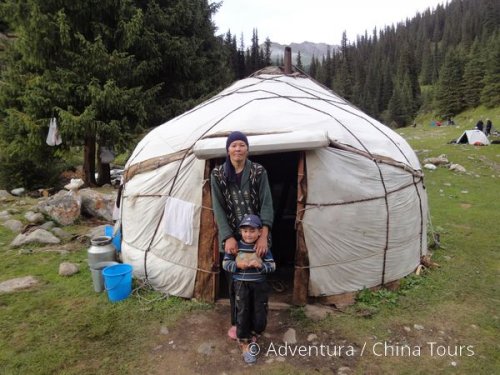 Kyrgyzstán – treking velehorami Ťan-šanu