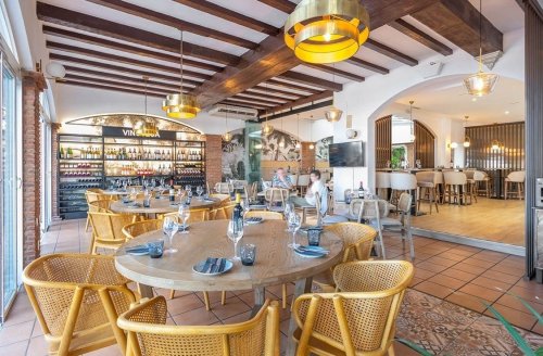 Hostal Marissal by Dorobe