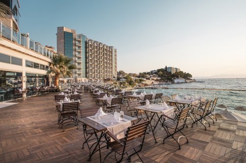 Hotel Charisma De Luxe