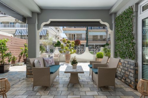 Ouzas Luxury Hotel