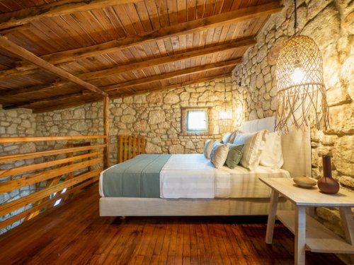 Petrino ECO Village