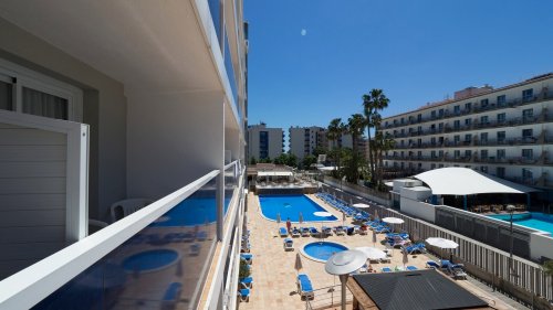 Riviera Hotel