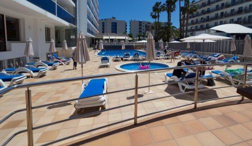 Riviera Hotel