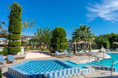 Hotel Stamos