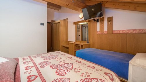 6denní zájezd (denní přejezd) s dopravou, polopenzí a skipasem ceně – hotel Panorama