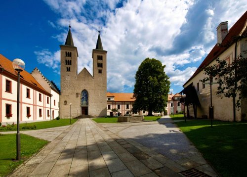 Umělecké poklady Slovenska II. s dr. Jurajem Žárym