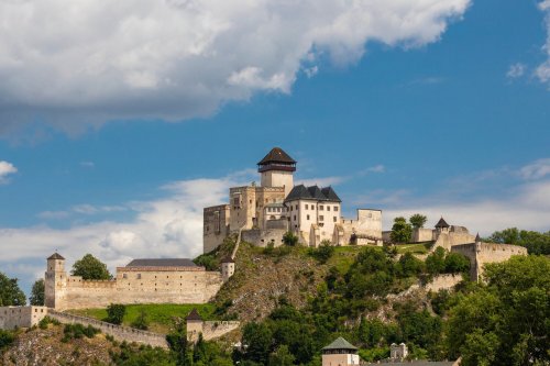 Hrady a zámky Moravy a Slovenska