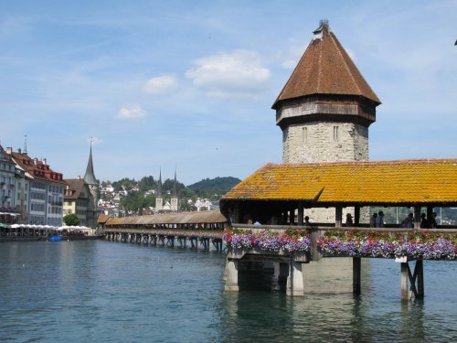 Panoramatickým Goldenpass Expresem k Ženevskému jezeru