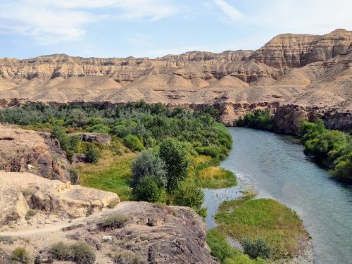 KAZACHSTÁN A KYRGYZSTÁN